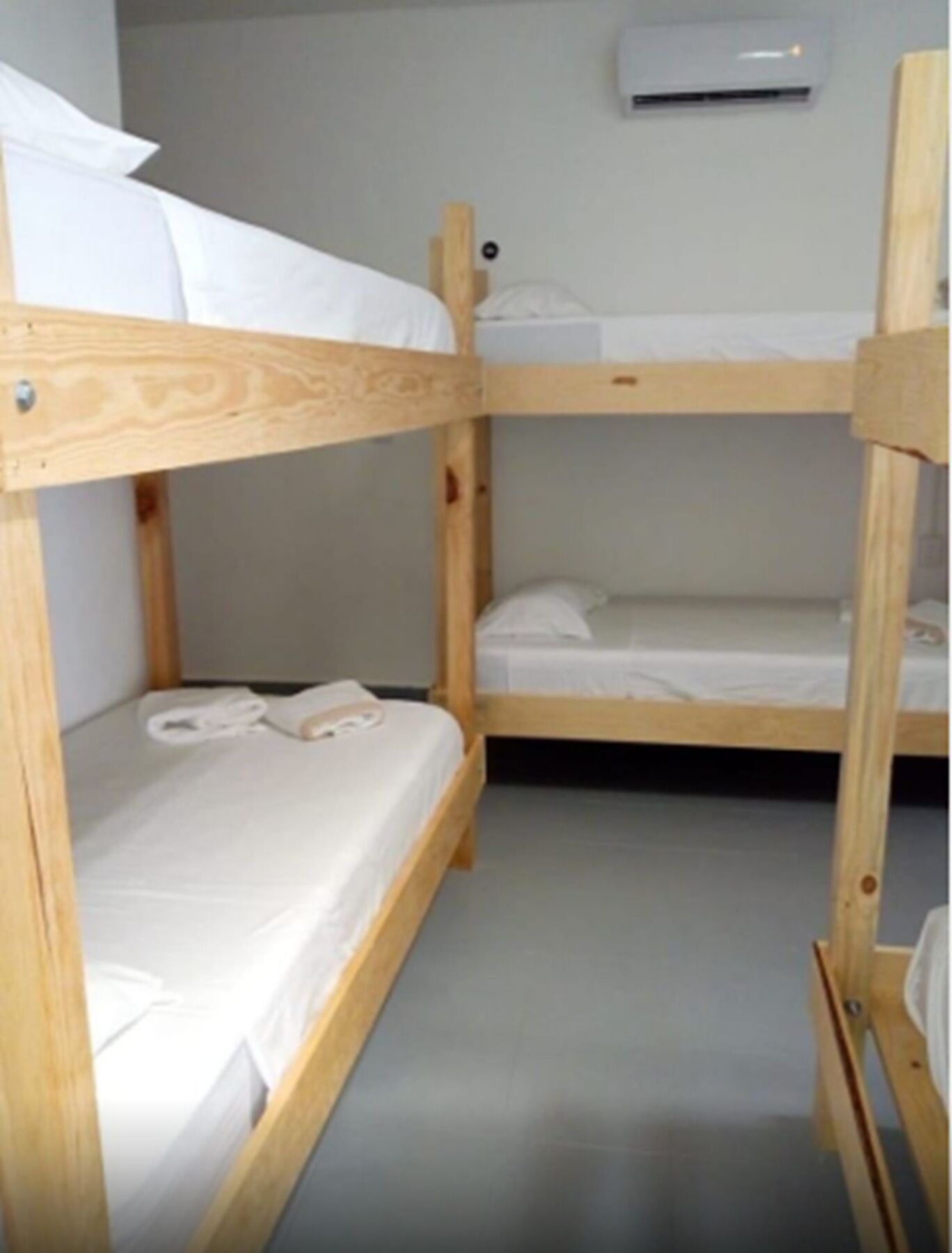 On The Road Hostal *